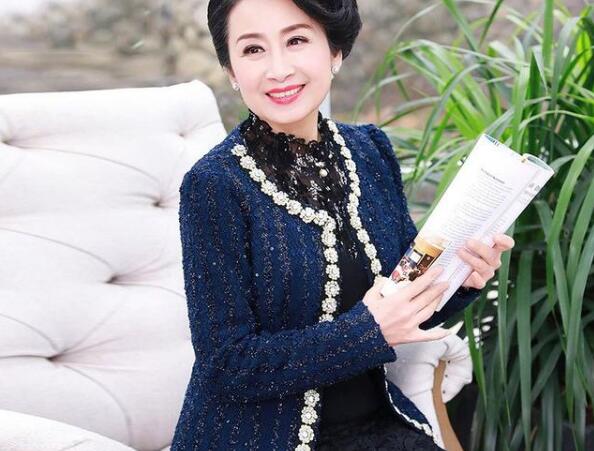 50岁女人穿衣打扮