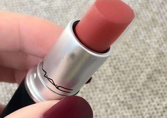 海棠色口红是什么颜色