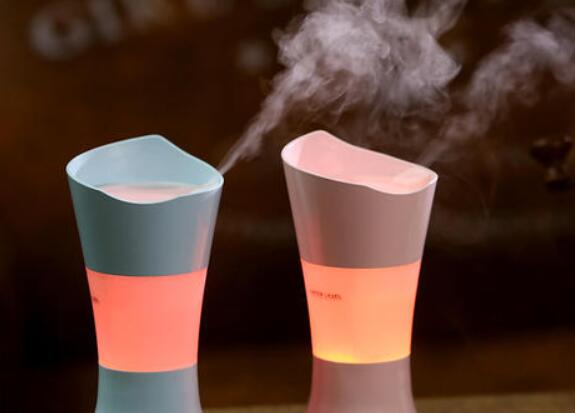 加湿器适合放床头吗  第1张