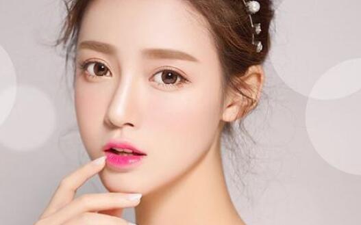 美瞳戴反会怎么样,美瞳戴反会怎么样会模糊吗