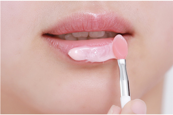 怎么敷唇膜
