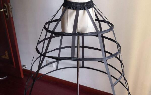 裙撑应该怎么穿