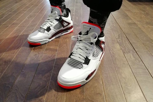 aj4鞋子冬天能穿吗