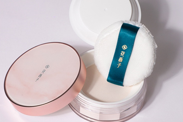 花西子散粉上面的东西要拿掉吗