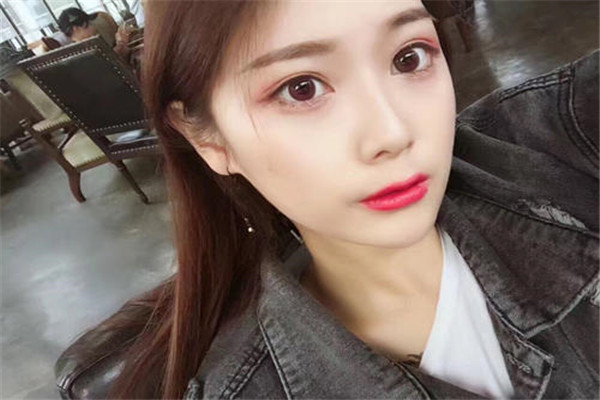 美瞳没泡就戴了有事吗