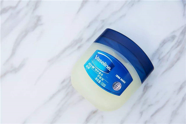 护手霜跟凡士林身体乳哪个好(资生堂护手霜和凡士林护手霜哪个好) 护手霜跟凡士林身体乳哪个好(资生堂护手霜和凡士林护手霜哪个好)
