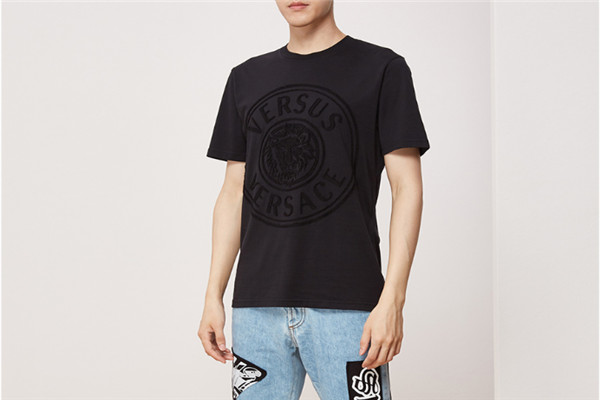 versus算不算奢侈品