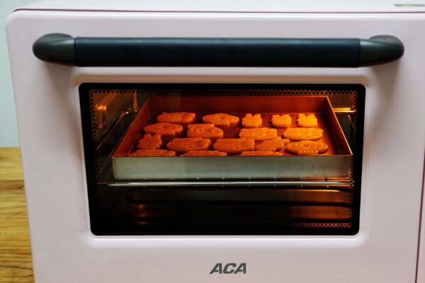 烤箱放不锈钢铁盆行吗