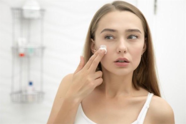 擦护肤品的正确步骤是什么