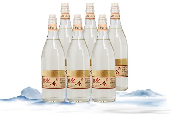 1,参数简介这是53度的酱香型白酒,产品名称为迎春酒酱酒,度数53度
